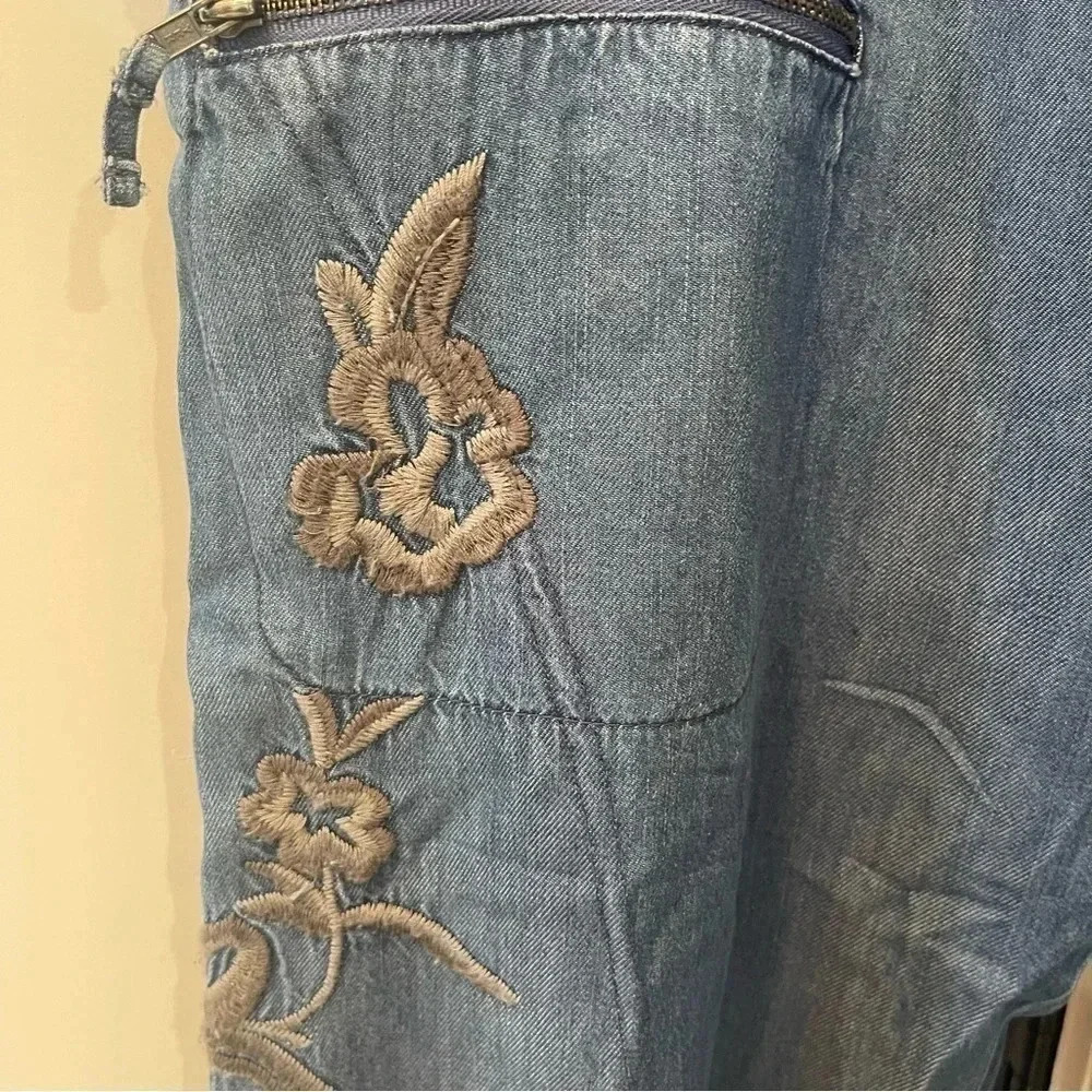 NWT Johnny Was Aventura baggy jeans, size 10. Cargo pockets and embroidery. - Picture 5 of 10